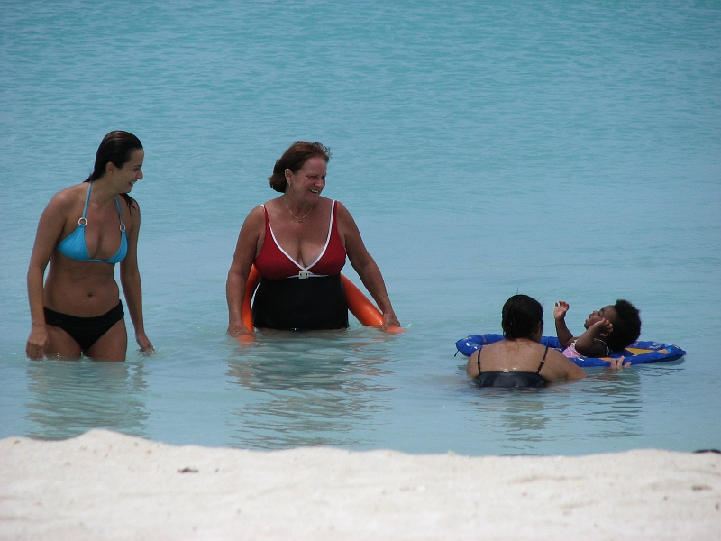 Antigua_Vacation_032.JPG - M. attracting her usual entourage.