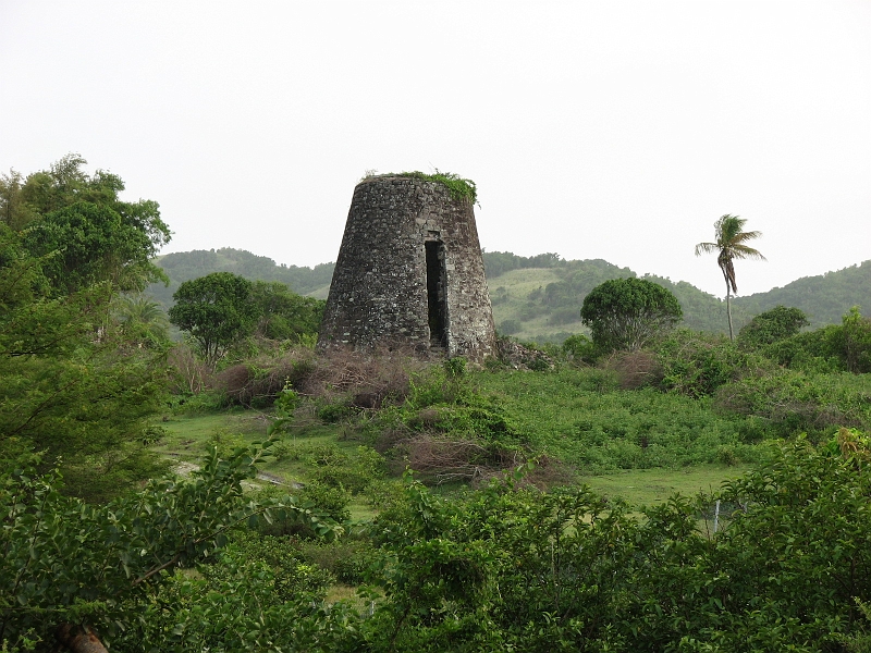 Antigua_Vacation_281.JPG - On the way back, I stopped to take a shot of this abandoned sugar mill..once one of Antigua's important exports