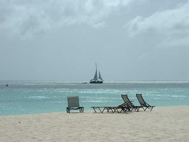 Aruba_017.JPG - Sail boats have no problems getting around the island.