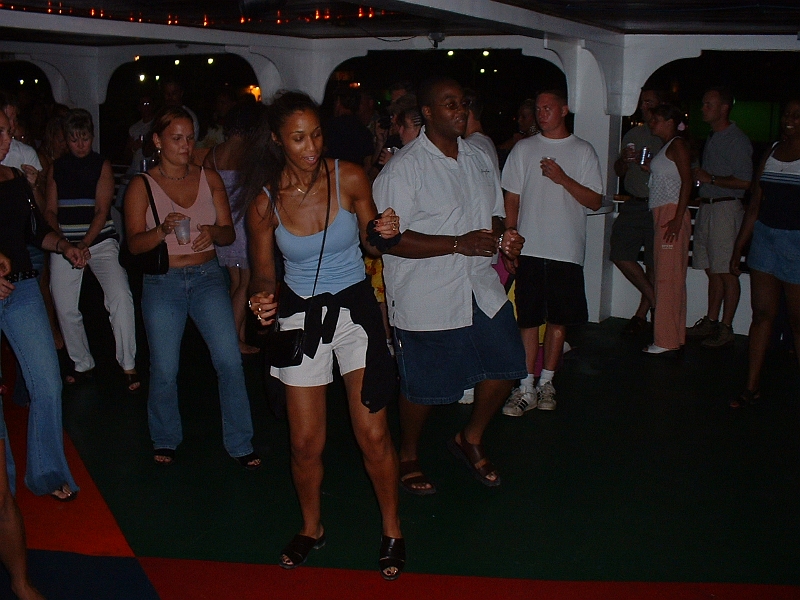 Aruba_037.JPG - Macarena or electric slide?  I can't tell....