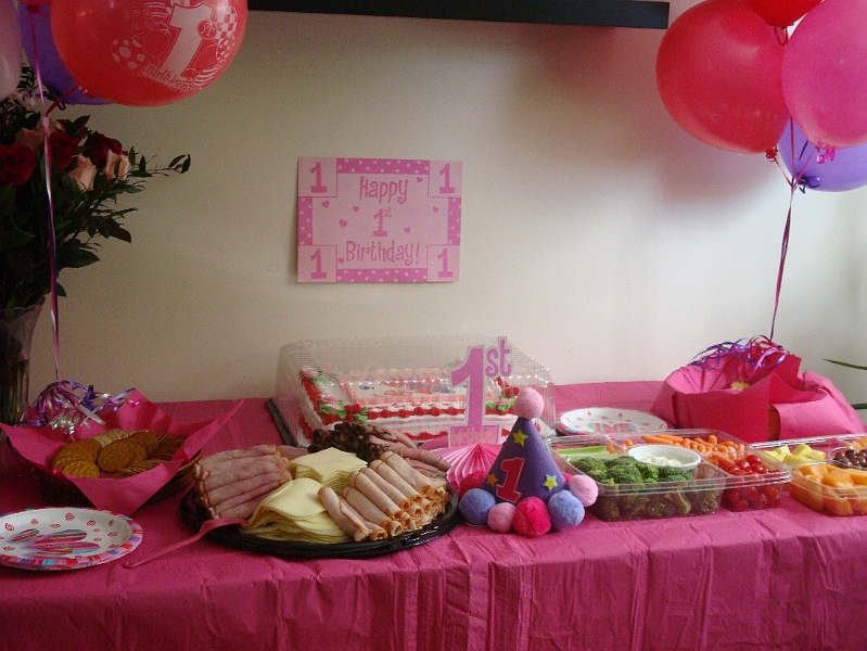 Bday-Valentine_0001.jpg - I think someone's celebrating their first birthday, but I need more clues!