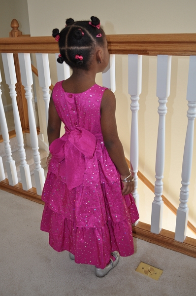 Ms_4th-Bday_061.JPG - Lately, M always wants a "back" shot...don't ask me why...