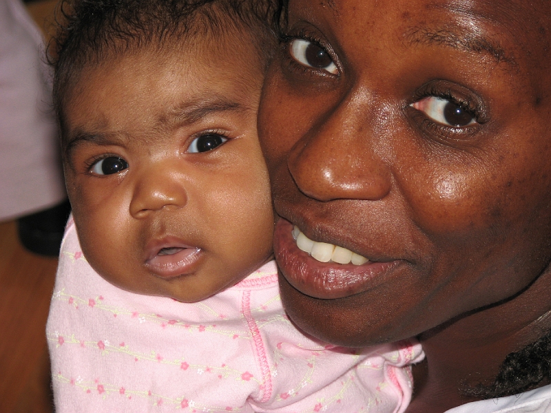 Auntie_Lois_Visit_086.JPG - Awwwww