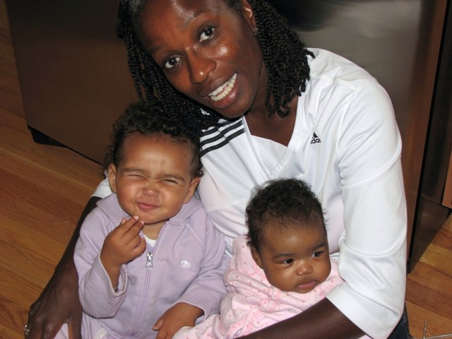 Auntie_Lois_Visit_095-ed.JPG - Next few series are too cute!