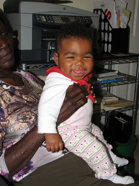 Halloween_Swim_024.JPG - Nana Irma and Auntie Marcia came for a Canadian Thanksgiving visit