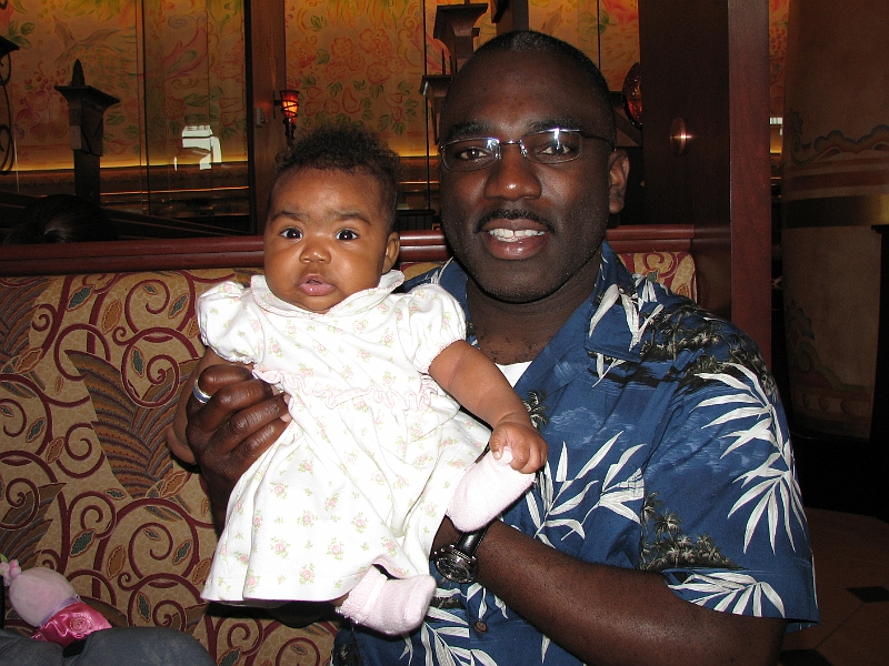 Just_Mikayla_175.JPG - Mikayla turns 4 months old!!! (okay, it was yesterday, sue me LOL)