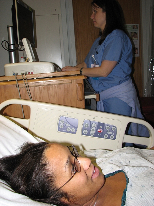 Mikayla_s_Birth_012.jpg - Nurse Tara was with Kim the whole ~4hrs of pushing.  She was an excellent nurse!