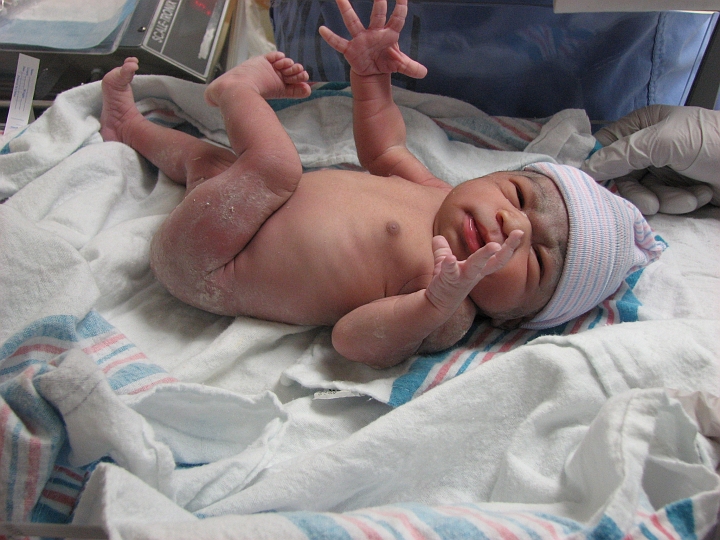Mikayla_s_Birth_023.jpg - Mikayla doing some free-stylin'
