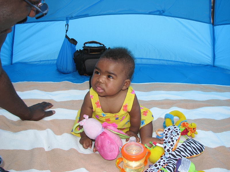 Puerto_Vallarta_101.JPG - I actually took Mikayla down to the water...she didn't mind the water, but the noise from the  breaking surf scared her enough to just watch it from a safe distance. LOL