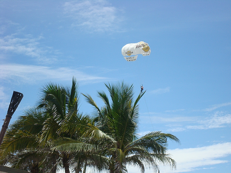 Puerto_Vallarta_198.jpg - This is a shot shortly before I landed.  I was supposed to listen for some whistles that instructed me when to yank  a strap to guide me to the beach...but I was too busy snapping pictures.  It took a few more whistles before I remembered...oh yeah I'm supposed to be doing something now!