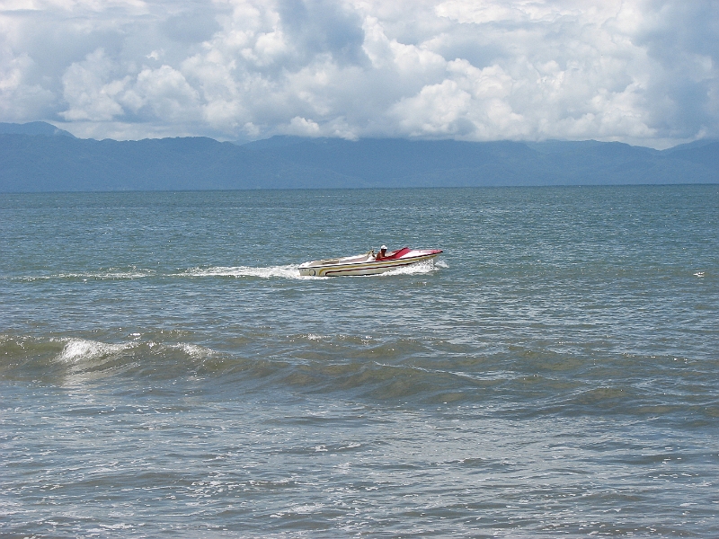 Puerto_Vallarta_208.JPG - Boat dude.  Just had a thought...what if he had run out of gas?  :-)